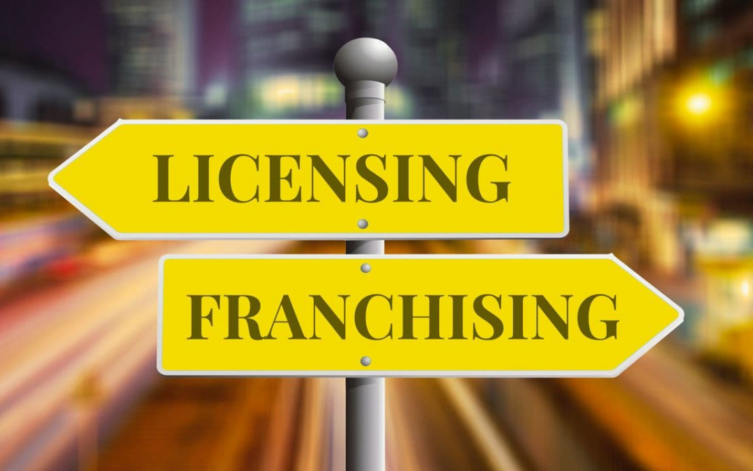 What Is the Difference Between Franchising and Licensing?
